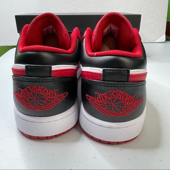 Air Jordan 1 Low Bred Mens Size 10 Sneakers Shoes Red & Black Color - Picture 3 of 11